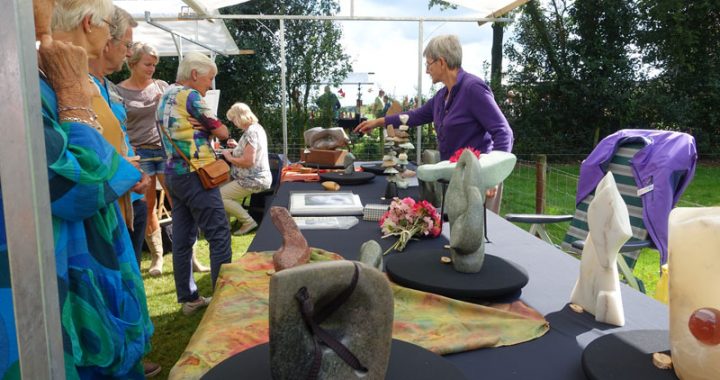 Vrije vormen in steen en brons van Atelier Steen deelnemer Kunstmarkt Wezup