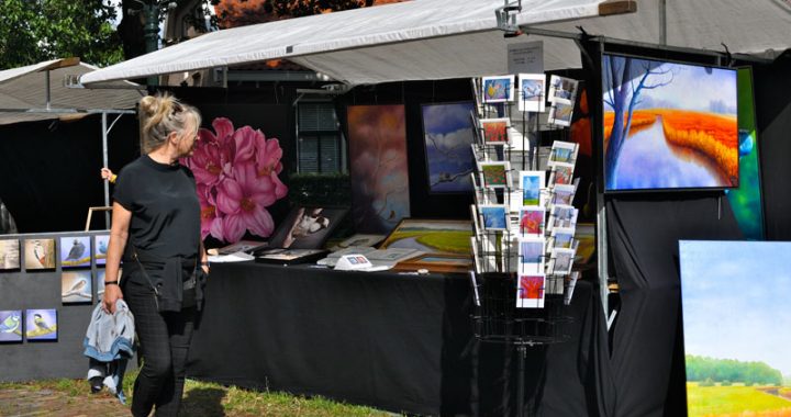 Schilderijen Willem Komduur deelnemer Kunstmarkt Wezup